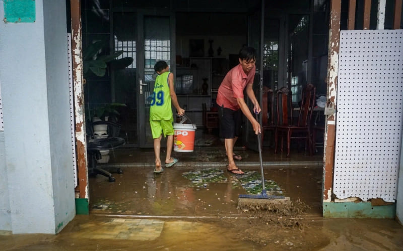 Bước 1 – Mở cửa thông gió