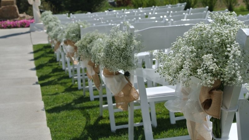 Dùng hoa baby trang trí tiệc cưới Dùng hoa baby trang trí tiệc cưới