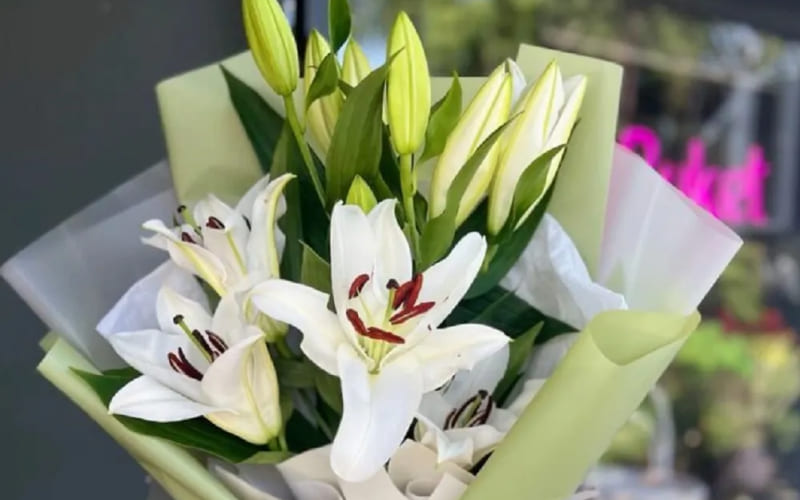 Bó hoa huệ trắng sang trọng Bó hoa huệ trắng sang trọng