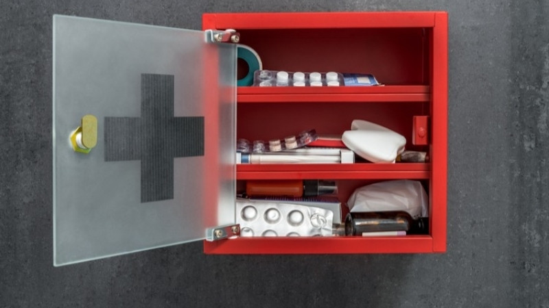 Đặt tủ thuốc ở nơi khô ráo và thoáng khí