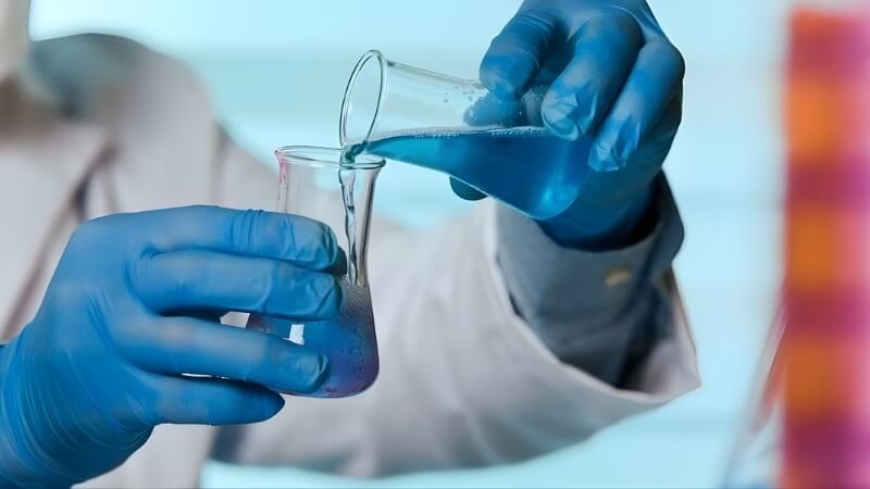 Pha hóa chất khử khuẩn không đúng tỉ lệ Pha hóa chất khử khuẩn không đúng tỉ lệ