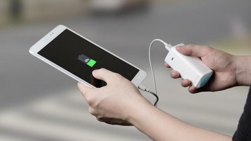 Sử dụng sạc dự phòng khi mất điện