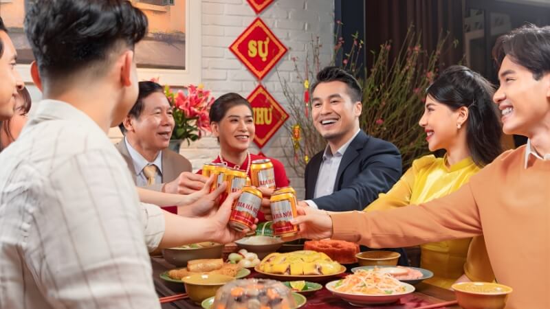 Tụ họp, chúc mừng lúc 00:00