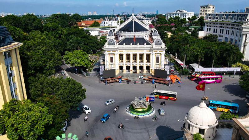 Countdown tại quảng trường Cách mạng Tháng 8 Countdown tại quảng trường Cách mạng Tháng 8