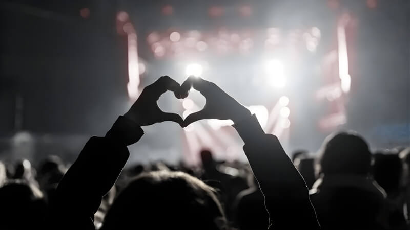 Parasocial relationship tốt hay xấu?