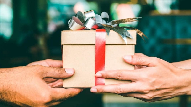 Gửi quà tặng quá muộn hoặc sát ngày lễ