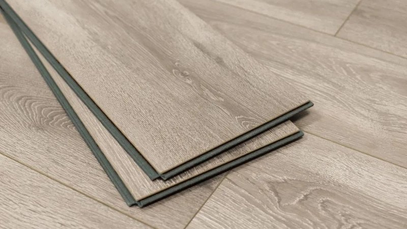 Sàn gỗ công nghiệp chịu nước (cốt xanh) vẫn có thể bị nồm