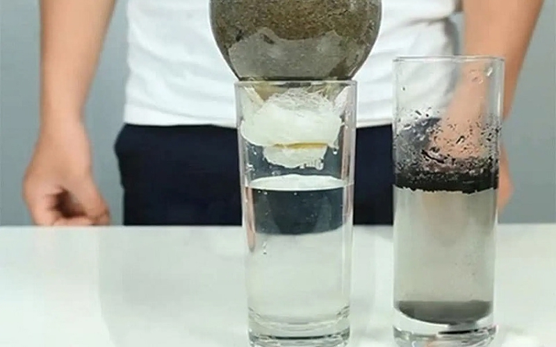 Bước 3 – Mẹo làm bể lọc nước dã chiến từ chai nhựa