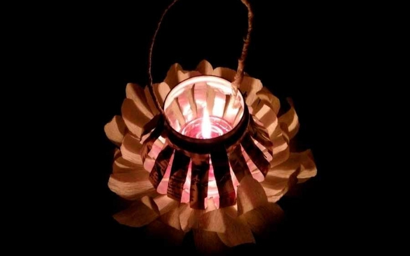 Mặt nhôm tráng bạc giúp tăng cường độ sáng của nến đáng kể