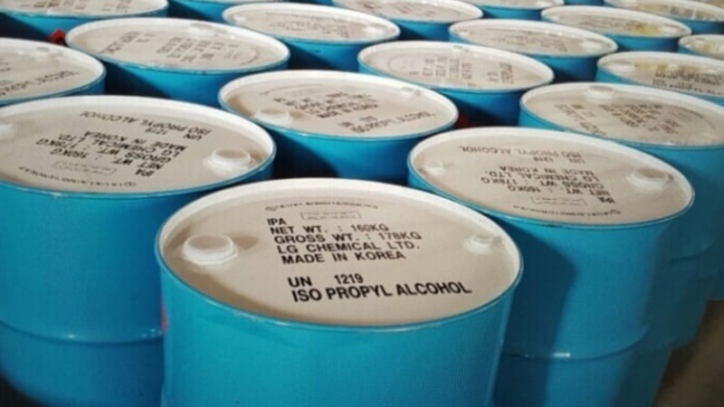 Dùng dung dịch Isopropyl Alcohol (Cồn tẩy rửa)