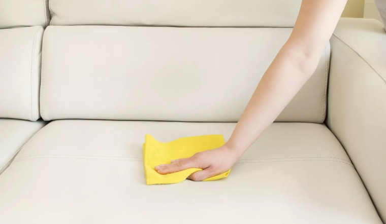 Cách xử lý nấm mốc trên sofa da, nỉ, vải sạch bong, hết mùi hôi