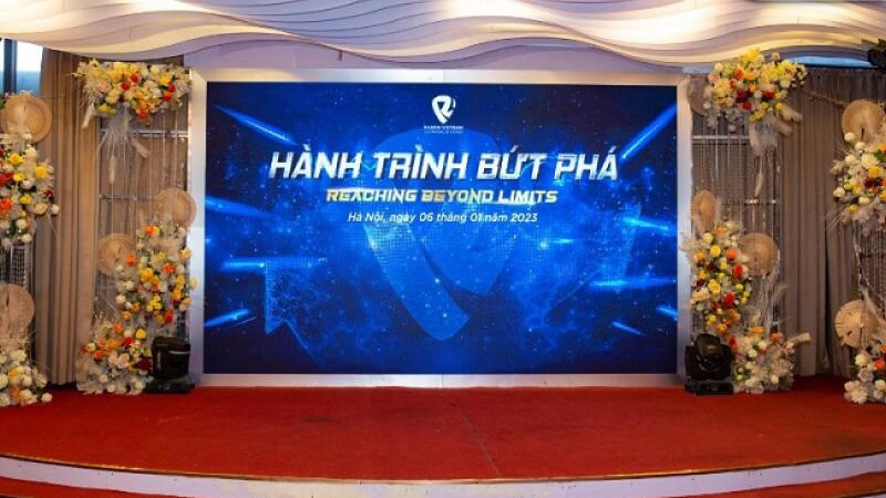 Trang trí sân khấu Year End Party màn hình LED