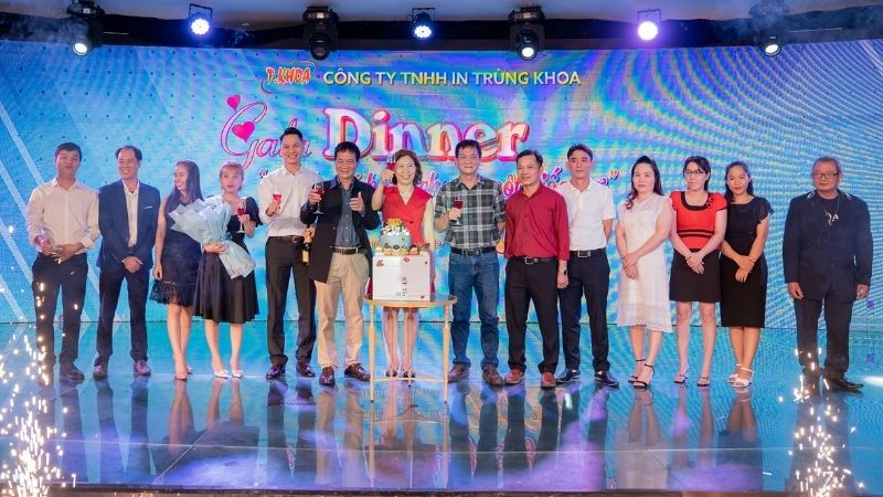 Kịch bản cần đầy đủ các phần nghi thức trang trọng