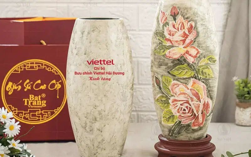 Bình gốm sang trọng mang ý nghĩa phong thủy và may mắn Bình gốm sang trọng mang ý nghĩa phong thủy và may mắn