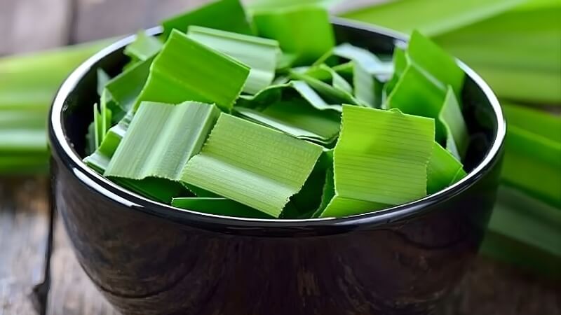 Lá dứa (Lá nếp)