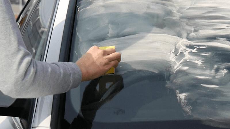 Sử dụng kem cạo râu