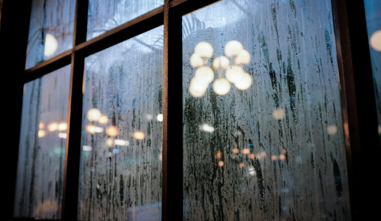 5 cách xử lý cửa kính bị hấp hơi mùa nồm hiệu quả