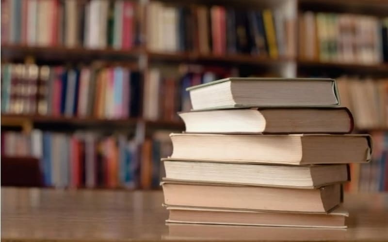 Một số phương pháp làm sáng sách cải thiện màu giấy rõ rệt.