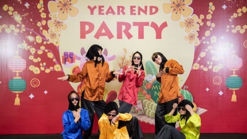 Color Party (Sắc màu cá tính) Color Party (Sắc màu cá tính)