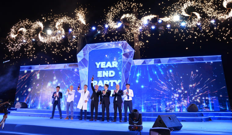 10+ Concept tiệc cuối năm độc đáo, "chất lừ" nhất 2025