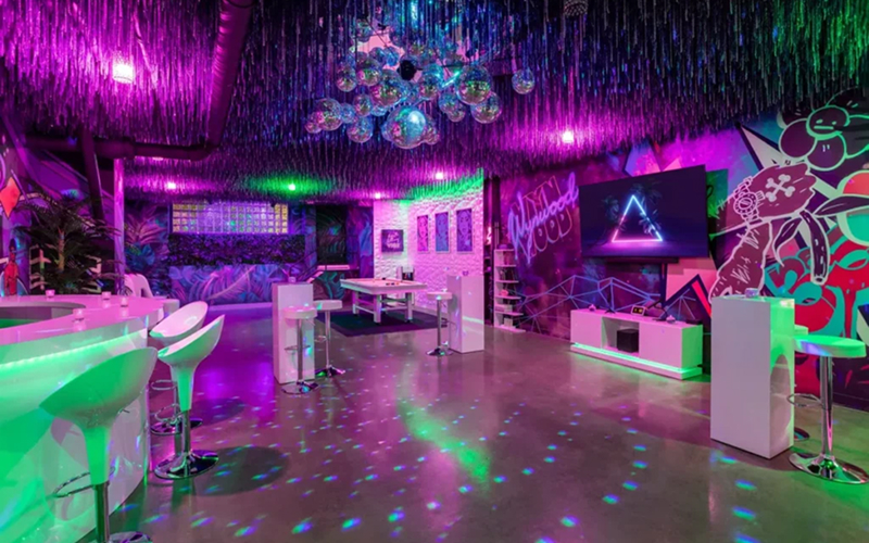 Metaverse / Cyberpunk (Kỹ thuật số) Metaverse / Cyberpunk (Kỹ thuật số)