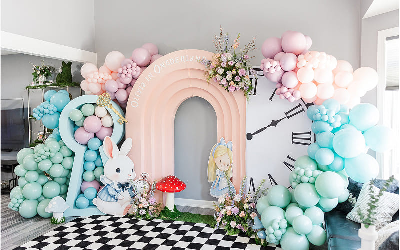 Alice in Wonderland (Xứ sở thần tiên) Alice in Wonderland (Xứ sở thần tiên)