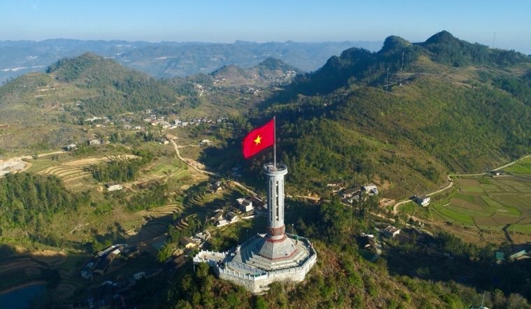 Tuyển tập các bài thơ hay về quê hương cảm động, sâu sắc