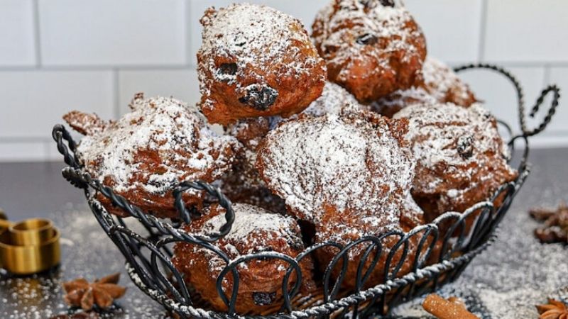 Bánh Oliebollen (Hà Lan)