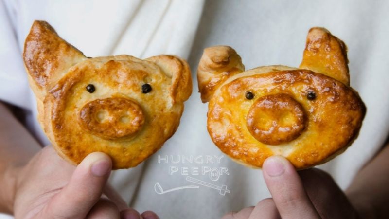 Marzipanschwein hoặc Glücksschwein (Áo và Đức)