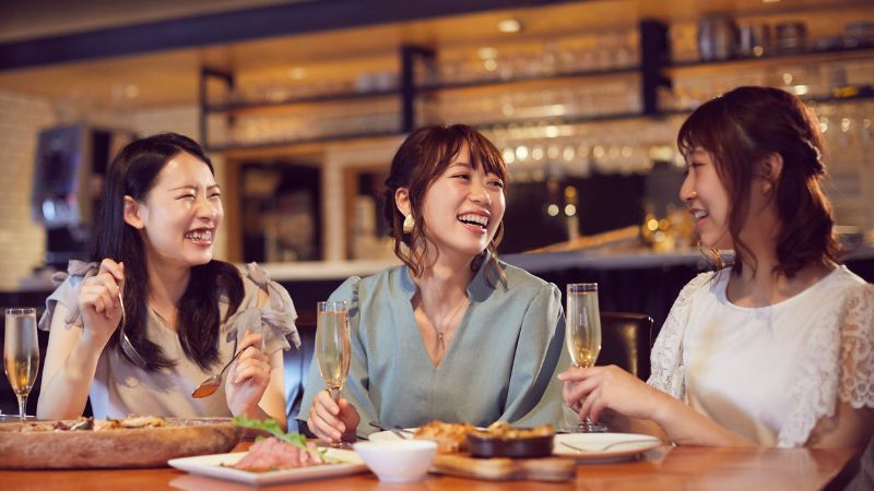 Tặng bạn bè những lời chúc năm mới 2026 tràn đầy niềm vui