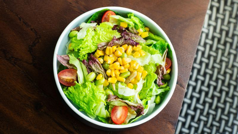 salad rau củ sốt mè rang