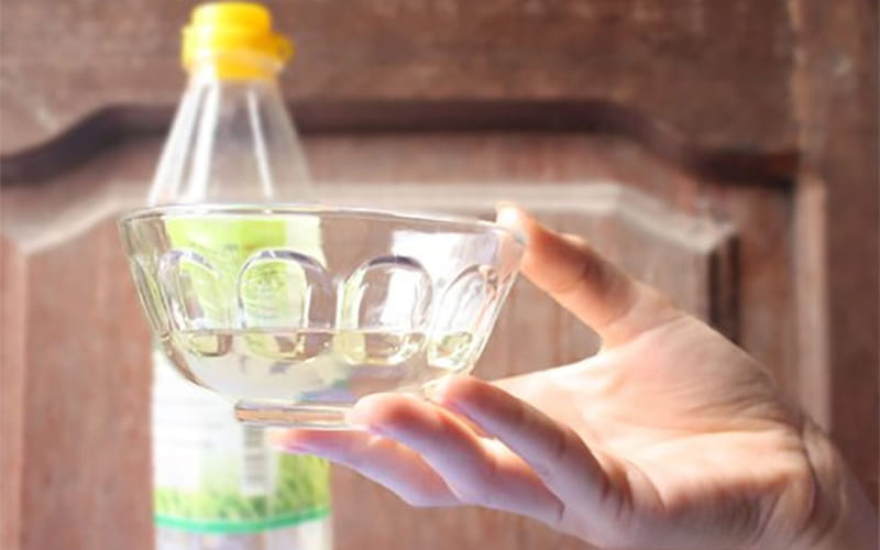 Khử mùi bằng giấm ăn