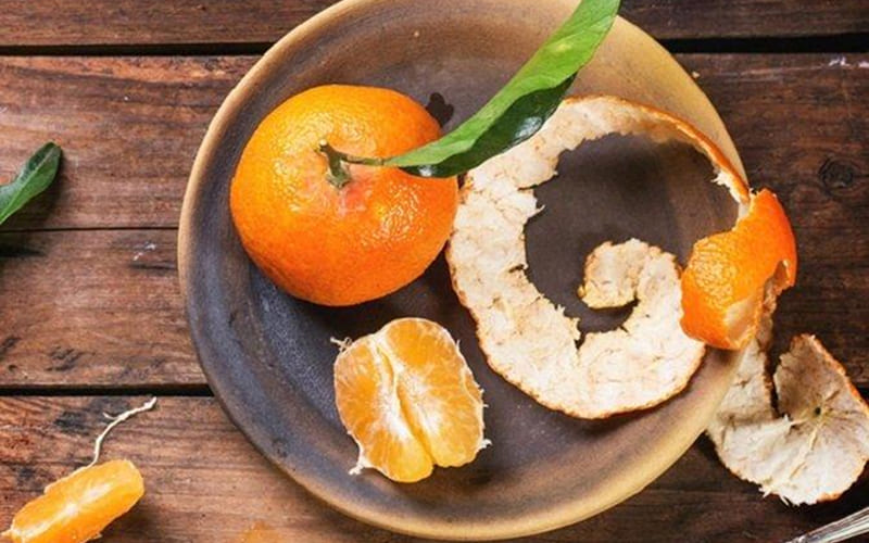 Khử mùi bằng vỏ cam, quýt, bưởi