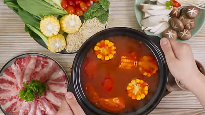 Món lẩu bò Mỹ cà chua nóng hổi Món lẩu bò Mỹ cà chua nóng hổi