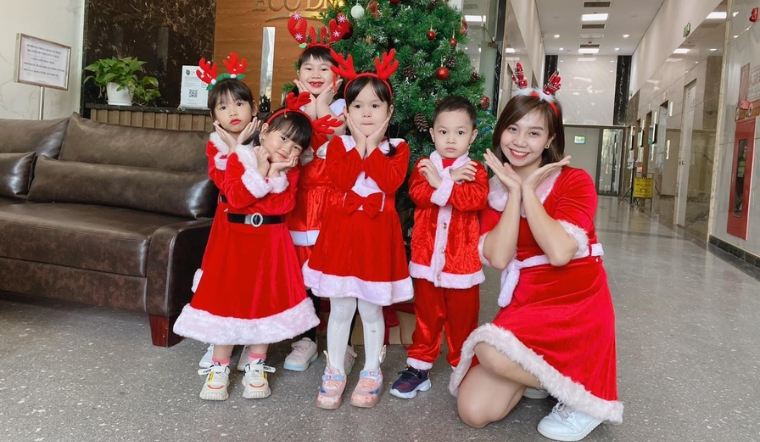 Top 20+ mẫu trang phục Noel cho bé trai, bé gái siêu đáng yêu diện Giáng Sinh