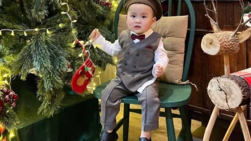 Từng chi tiết nhỏ cũng khiến bộ đồ Noel của bé thật đặc biệt Từng chi tiết nhỏ cũng khiến bộ đồ Noel của bé thật đặc biệt