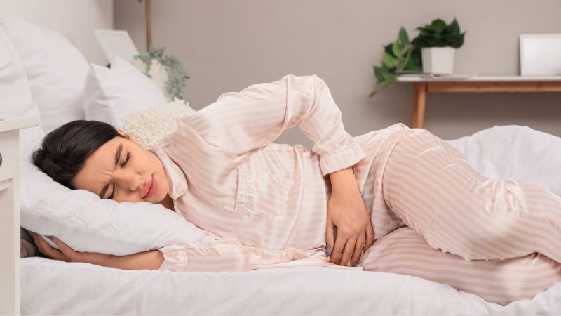 Đau bụng kinh là cảm giác đau hoặc co thắt ở vùng bụng dưới Đau bụng kinh là cảm giác đau hoặc co thắt ở vùng bụng dưới