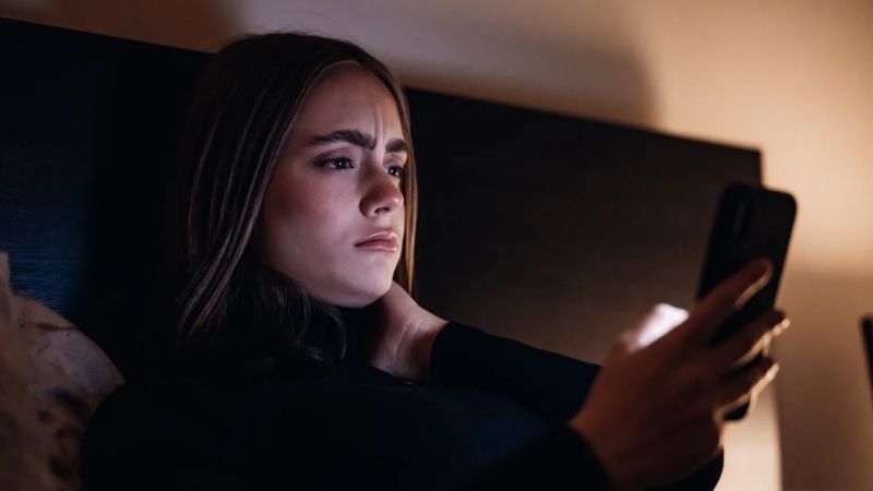 Bạn không nên bình luận khi cảm xúc đang cao