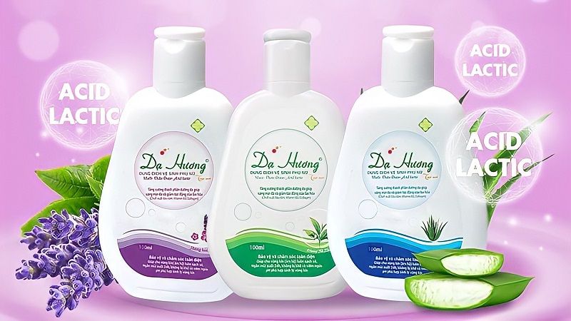Vệ sinh vùng kín đúng cách bằng dung dịch phụ khoa nhẹ giúp cân bằng độ pH