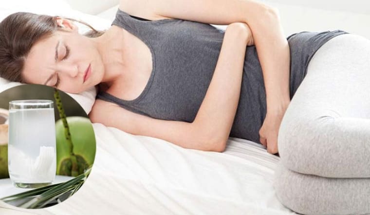 Uống nước dừa có giảm đau bụng kinh không? Giải đáp từ bác sĩ & mẹo hay