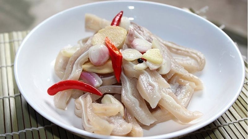 Tai heo ngâm giấm