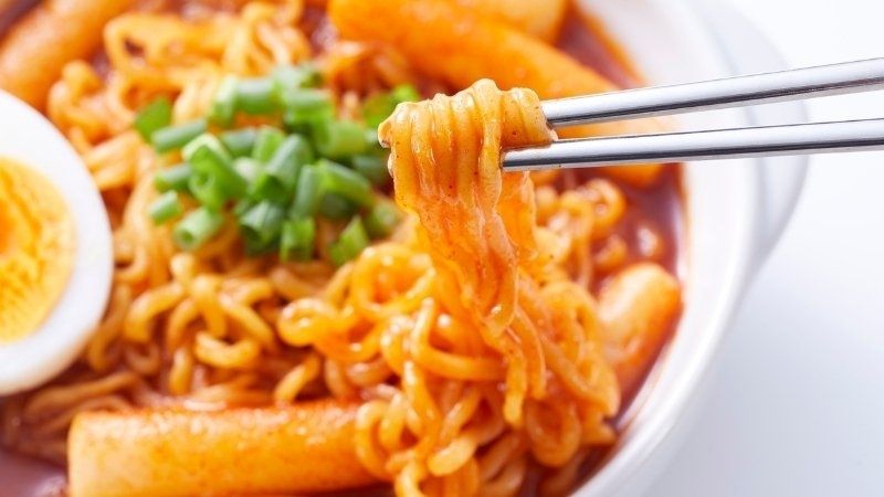 Ăn mì ghost pepper có nguy hiểm không? Những rủi ro cần biết Ăn mì ghost pepper có nguy hiểm không? Những rủi ro cần biết