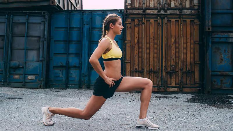 Tập Lunges Tập Lunges