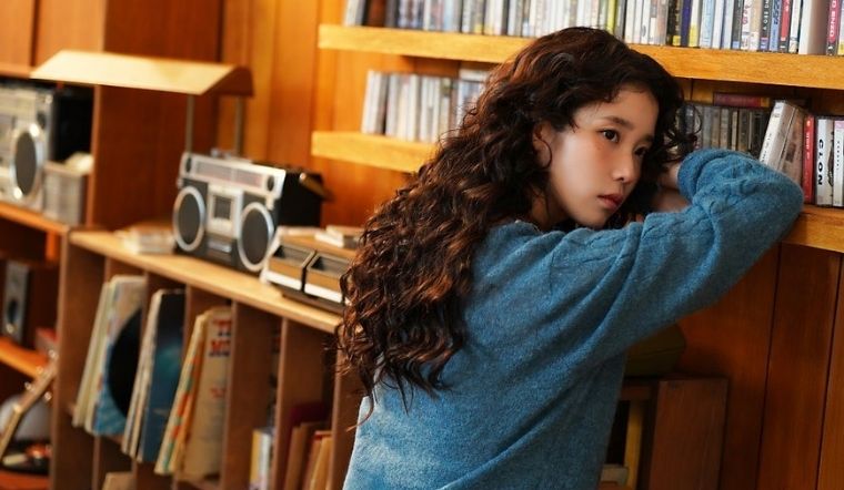 Học IU tạo kiểu tóc hippie cho mùa đông sành điệu