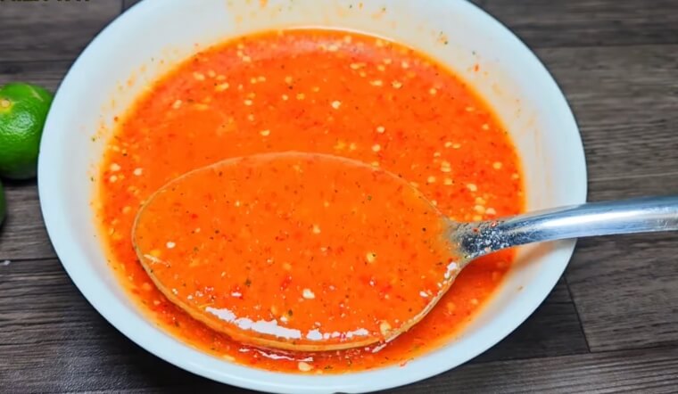 Cách làm muối ớt đỏ ngon, đậm vị, để được lâu, chấm món gì cũng ngon