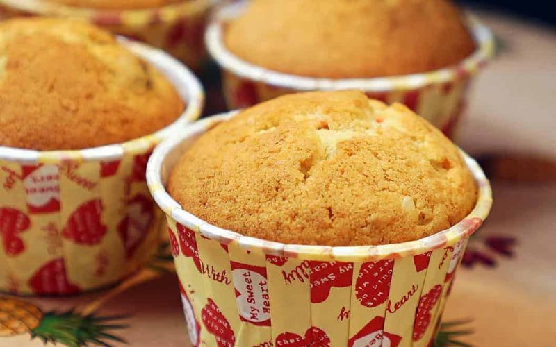 Bánh bông lan mềm xốp nhẹ nhàng được nhiều nhà hàng ưa thích Bánh bông lan mềm xốp nhẹ nhàng được nhiều nhà hàng ưa thích