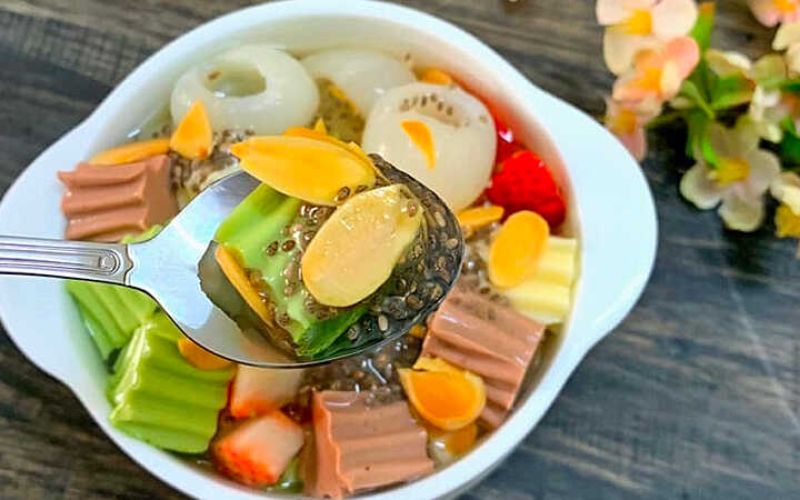 Chè khúc bạch thanh mát béo nhẹ với topping đa dạng Chè khúc bạch thanh mát béo nhẹ với topping đa dạng