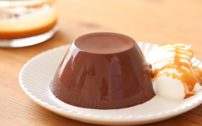 Pudding mềm mịn béo nhẹ mang phong cách tráng miệng tinh tế Pudding mềm mịn béo nhẹ mang phong cách tráng miệng tinh tế