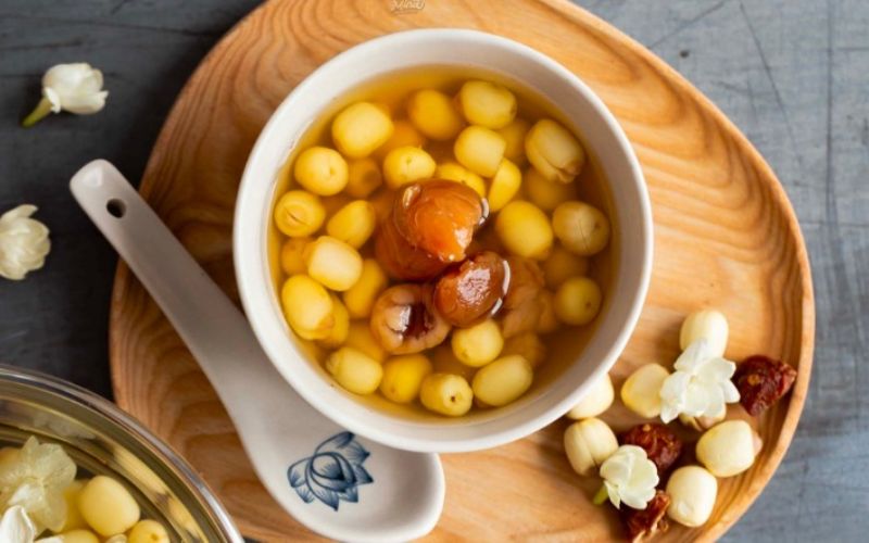 Chè hạt sen dịu ngọt tượng trưng cho sự an yên Chè hạt sen dịu ngọt tượng trưng cho sự an yên