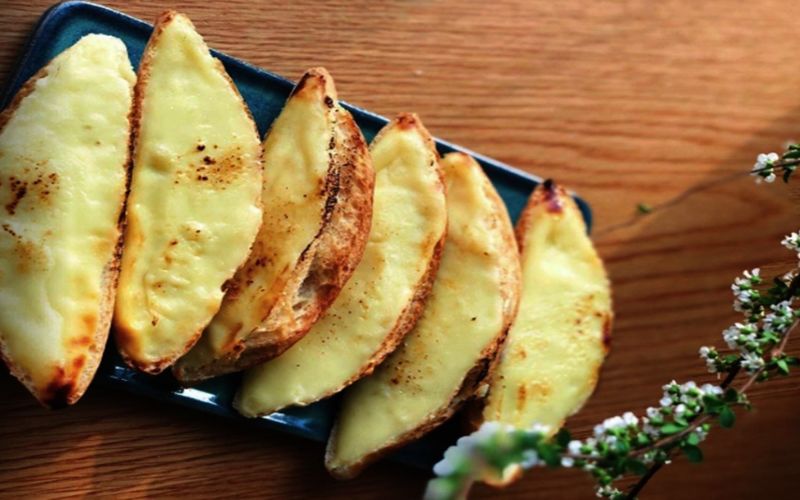 Bánh mì phô mai nướng béo thơm tiện làm nhanh chóng Bánh mì phô mai nướng béo thơm tiện làm nhanh chóng